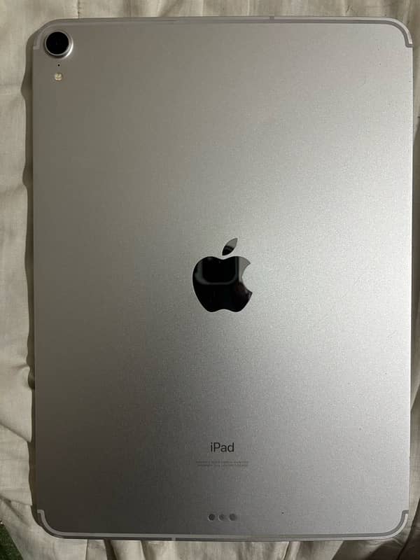 Ipad Pro 2018 11inch 64gb wifi + cellular read ad 1