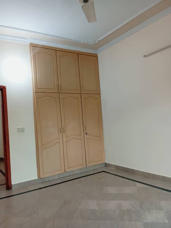 8 MARLA UPAR 3 BAD VIP PORTION AVAILABLE FOR RENT IN JOHAR TOWN NEAR KHOKHAR CHOWK 9