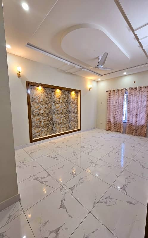 7 Marlas Tile Flooring Upper With Servant Quarter Near Punjab Cash & Carry G-13/3 8