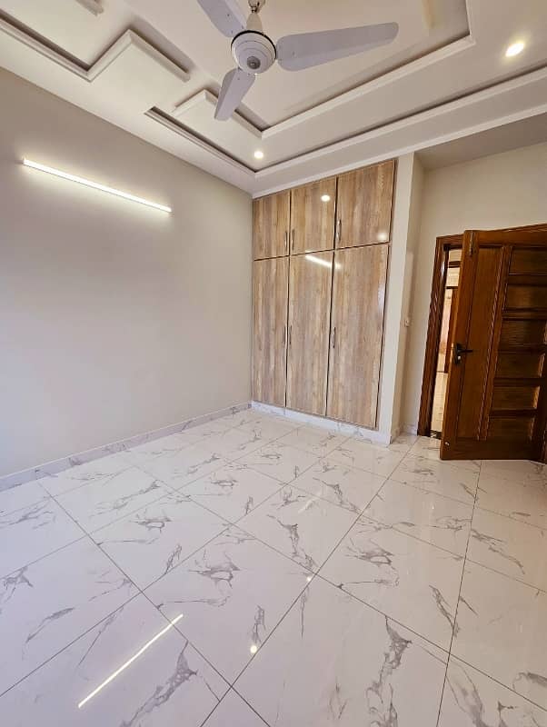 7 Marlas Tile Flooring Upper With Servant Quarter Near Punjab Cash & Carry G-13/3 9