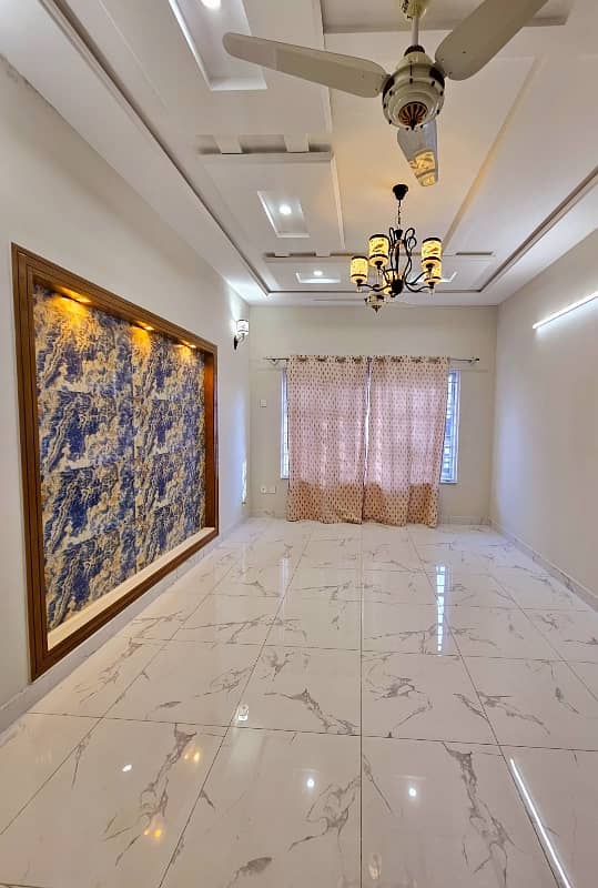 7 Marlas Tile Flooring Upper With Servant Quarter Near Punjab Cash & Carry G-13/3 12