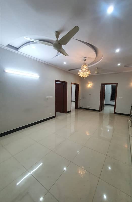 2 Bedrooms Kitchen Accommodation G-13/3 1