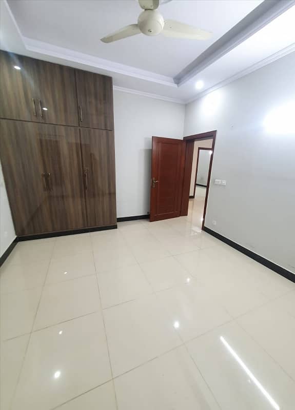 2 Bedrooms Kitchen Accommodation G-13/3 8