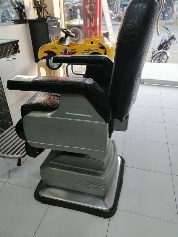 3 barber chair for sale good condition 1