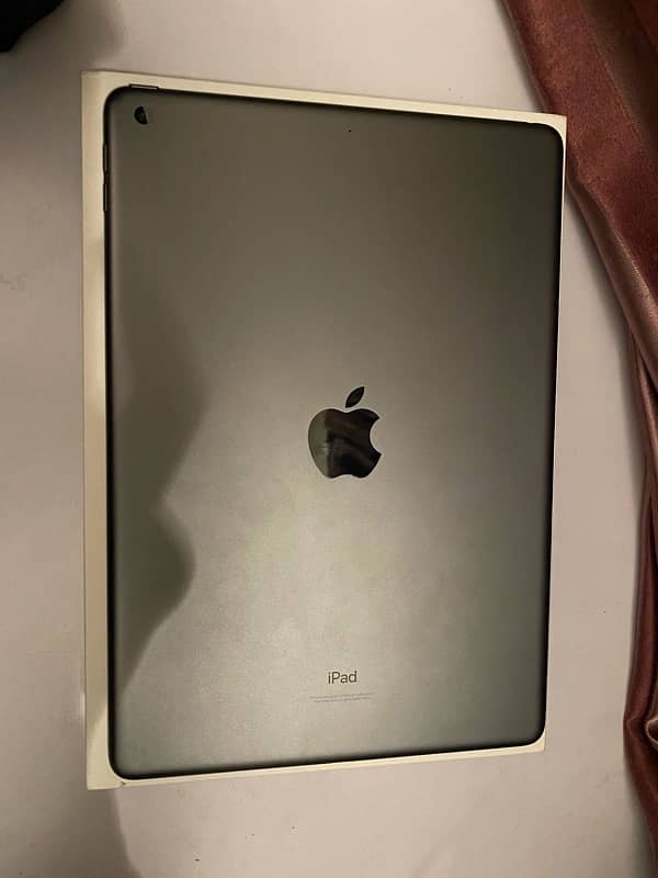 Apple iPad 9th Generation | 2022 | 64Gb | Space Gray 3