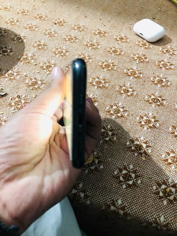 iphone xr 128 non PTA 3