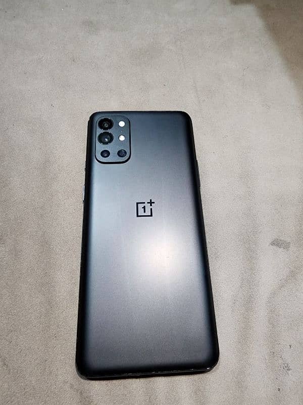 OnePlus 9R (12/256) 1