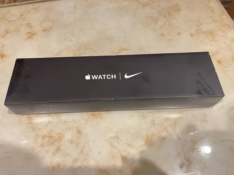 Apple watch series 7 nike box pack 0