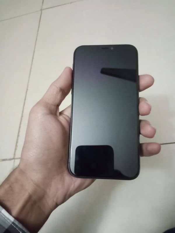 iphone 11 pro 2