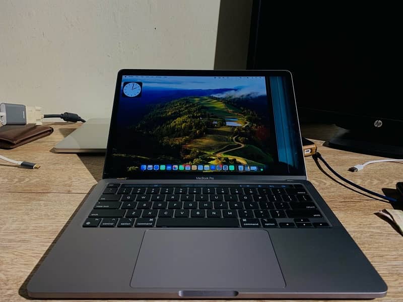 MacBook Pro 13 inch 2020 M1 8/256 1