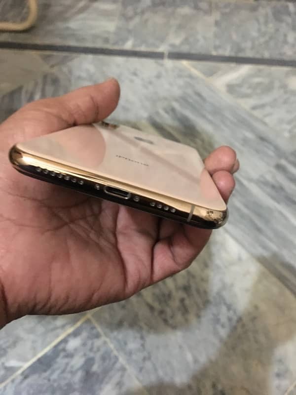 iPhone Xs Max 7