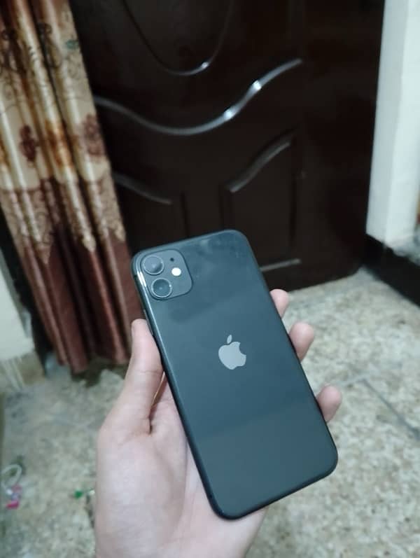 i phone 11 64gb non pta /03256570048 2