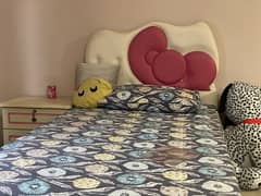 hello kitty single bed with side table