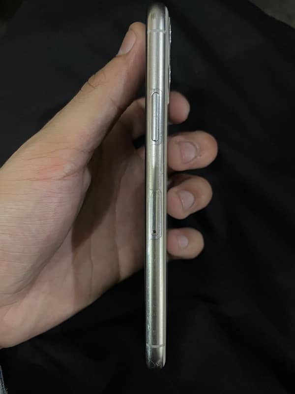 iphone 11 pro NON PTA 1