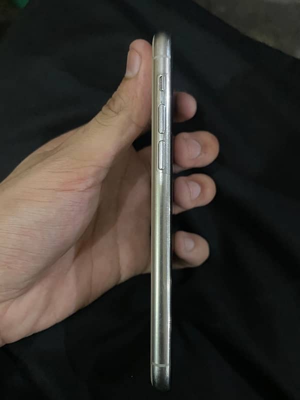 iphone 11 pro NON PTA 3