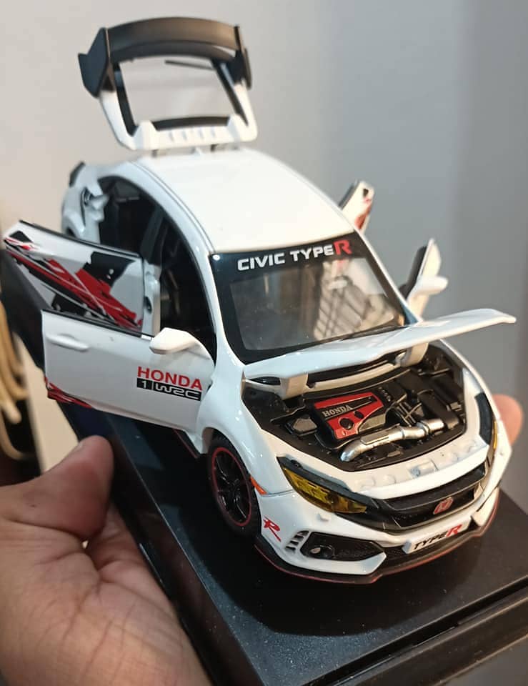 Honda Civic Type R Sport car ( diecast model car with frame) 10