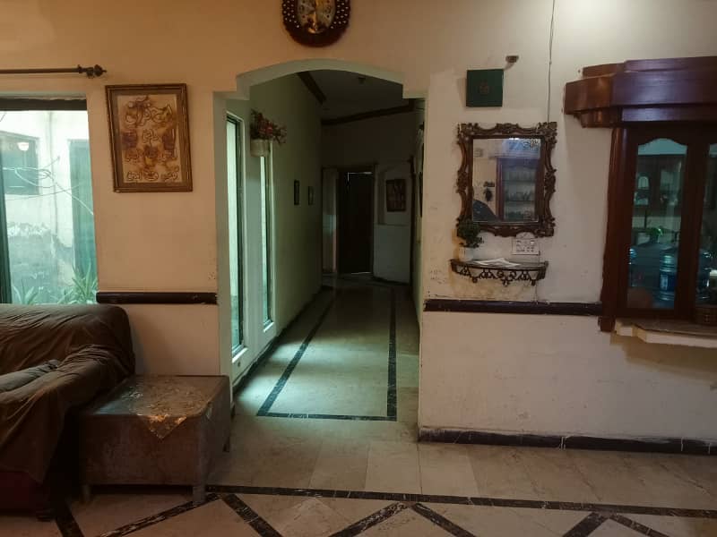 1 kanal beautiful uper portion for rent at the prime location of Johar town 6