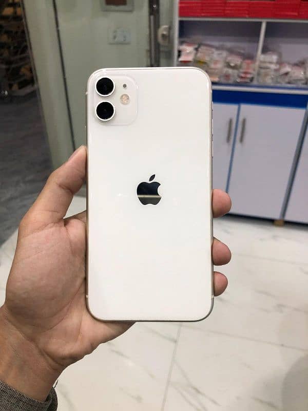 IPhone 11 white colr  jv 64jb true tone on face id OK hai urgent sale 1