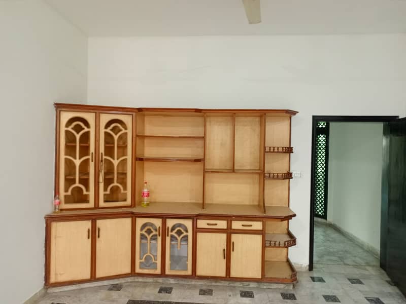 1 kanal beautiful house for rent at the prime location of Johar town 27