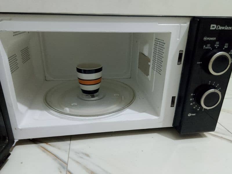 Dawlance microwave oven lerge size neat and clean condition 2