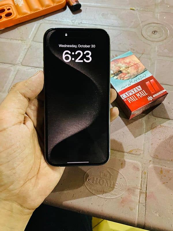 iPhone 15 pro 128 GB. fu 0