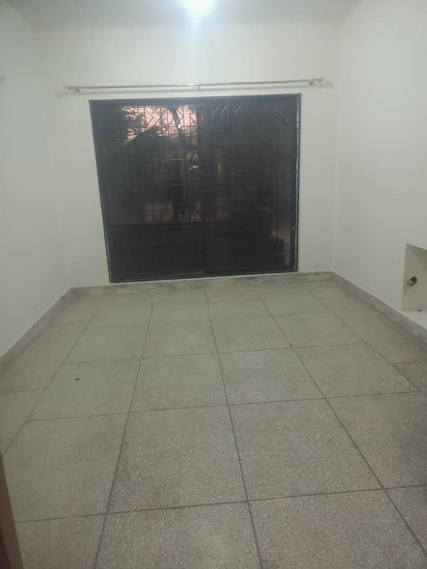 4 Bed 1 Basment 2 Tvl 1 Drwaing Room Tares car Parking Wood Work 1