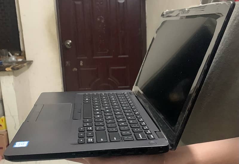 DELL LALITUDE 5400  I5 8Gen  8/256 1