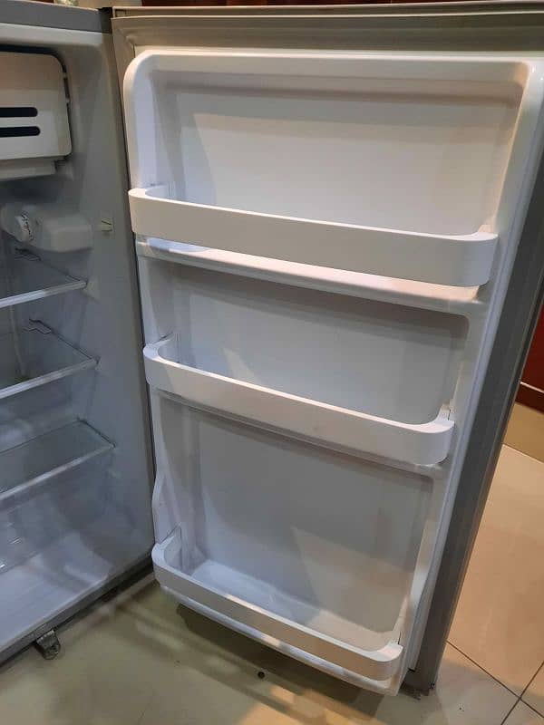 Room Refrigerator / Fridge 1