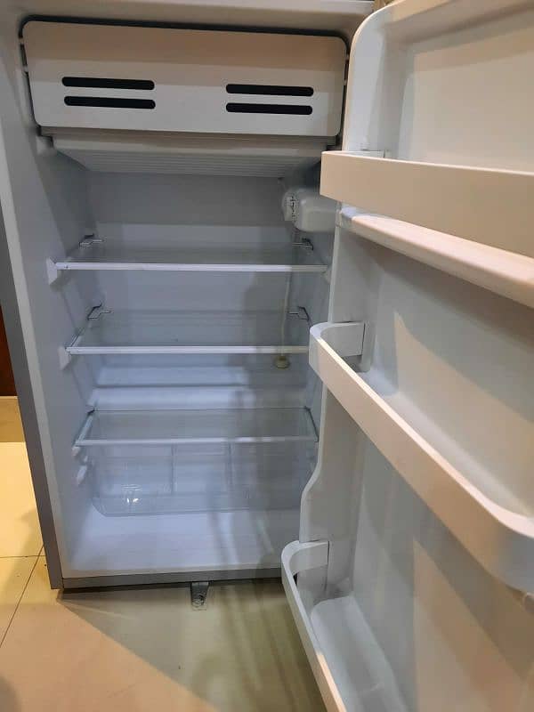 Room Refrigerator / Fridge 4