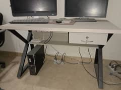 Computer table