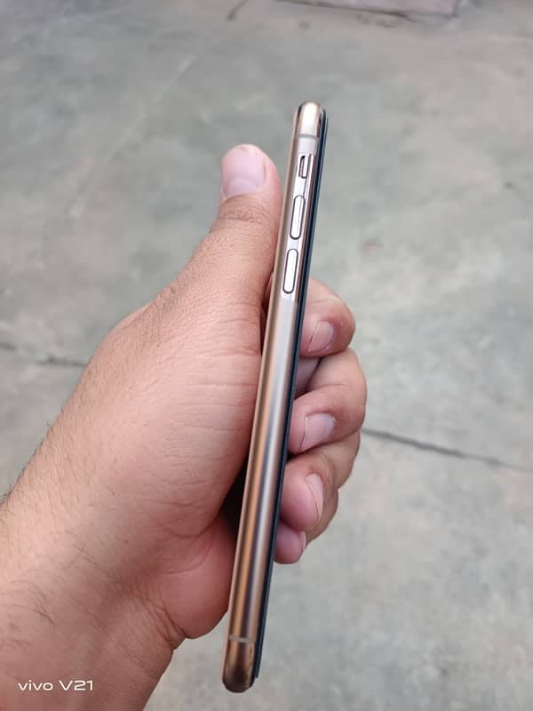 IPhone XS 3