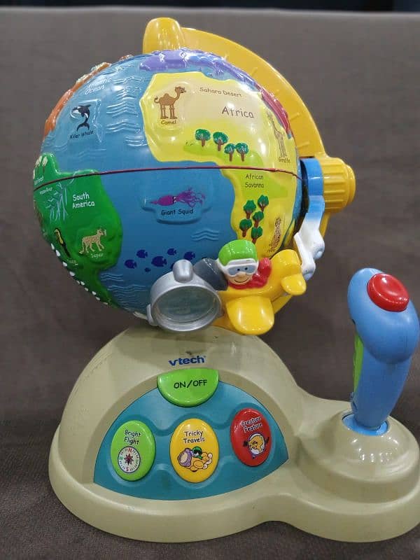 VTech fly and learn globe. 1