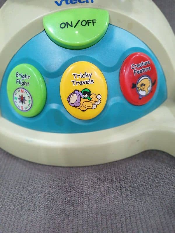 VTech fly and learn globe. 2