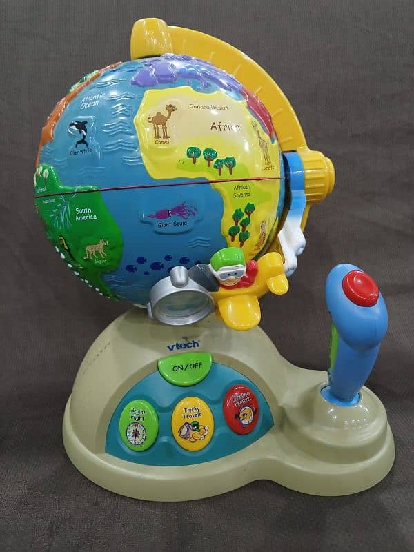 VTech fly and learn globe. 3