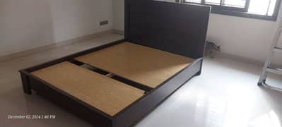 Small Queen Size Bed