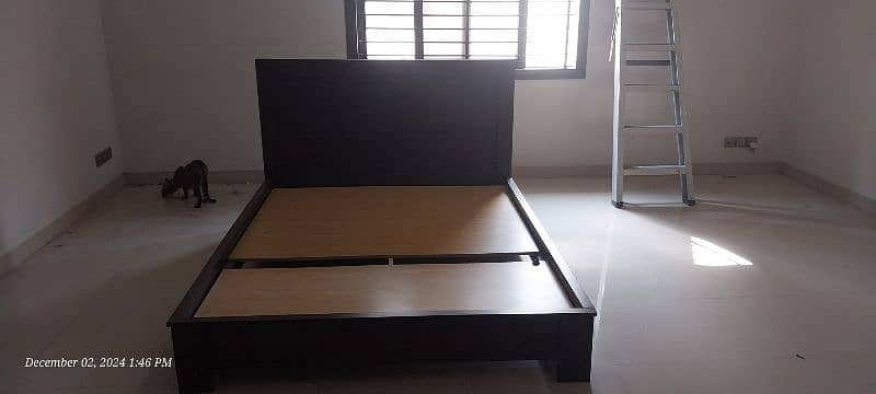 Small Queen Size Bed 1