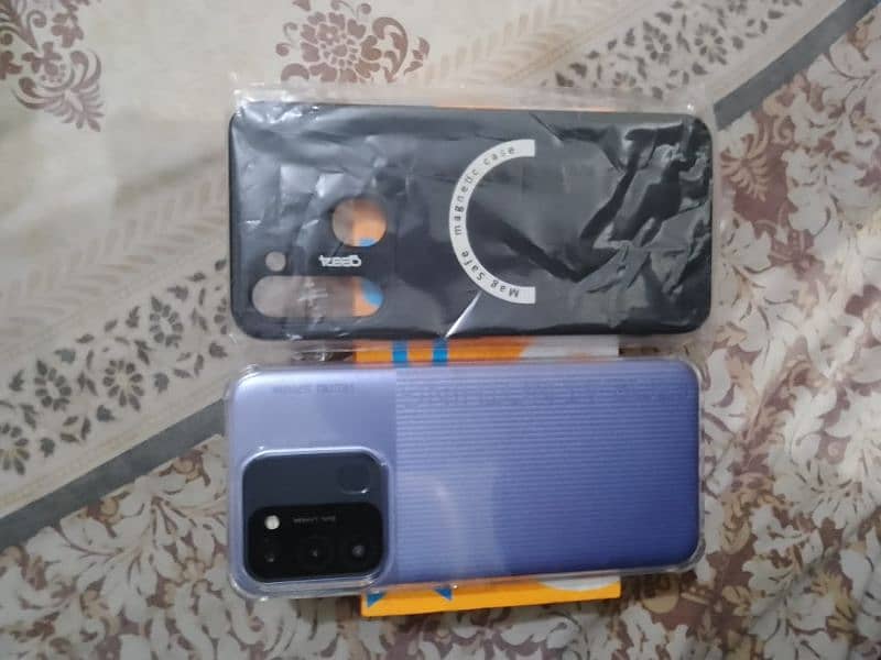 Tecno Spark 8C just open box 0