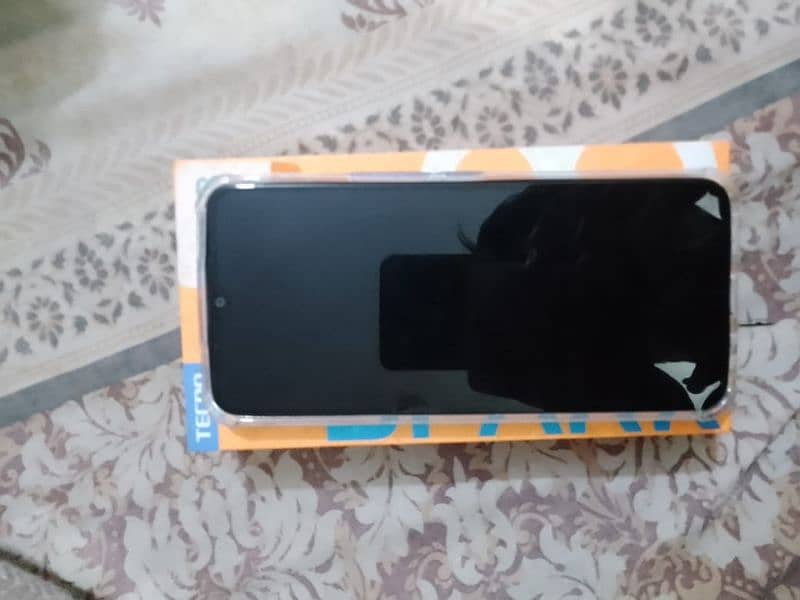 Tecno Spark 8C just open box 2