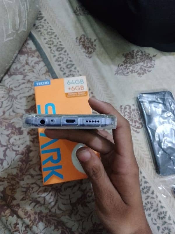 Tecno Spark 8C just open box 6