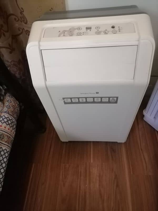 tarrington house 1 ton imported Ac is for sale 3