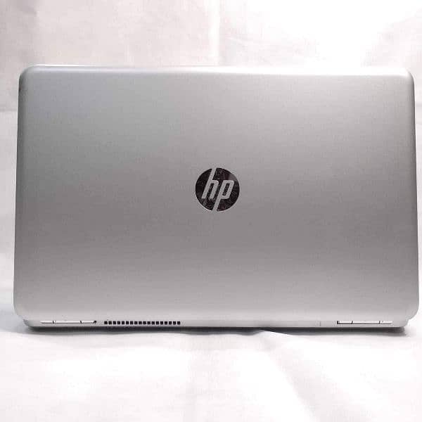 HP PAVILION 15 | 4GB dedicated GPU | 3hr battery 0