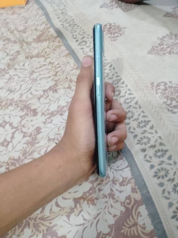 Realme C-21y in good condition 3