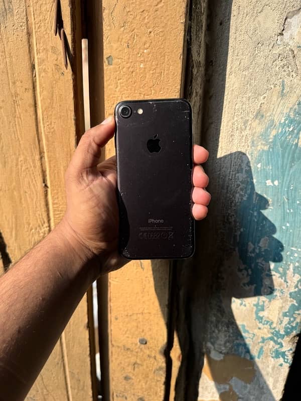 urgent sale I phone 7 black colour pta approved 03179937667 5