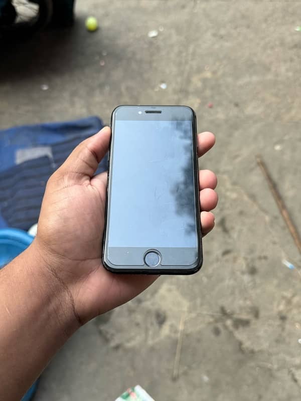 urgent sale I phone 7 black colour pta approved 03179937667 12