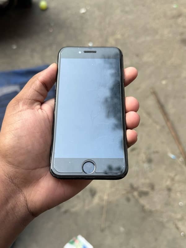 urgent sale I phone 7 black colour pta approved 03179937667 13