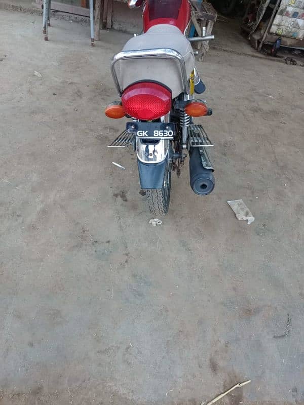 Honda 125cc self start Golden speacial edition 1