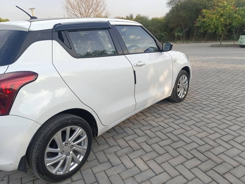 Suzuki Swift 2022 gl cvt 1