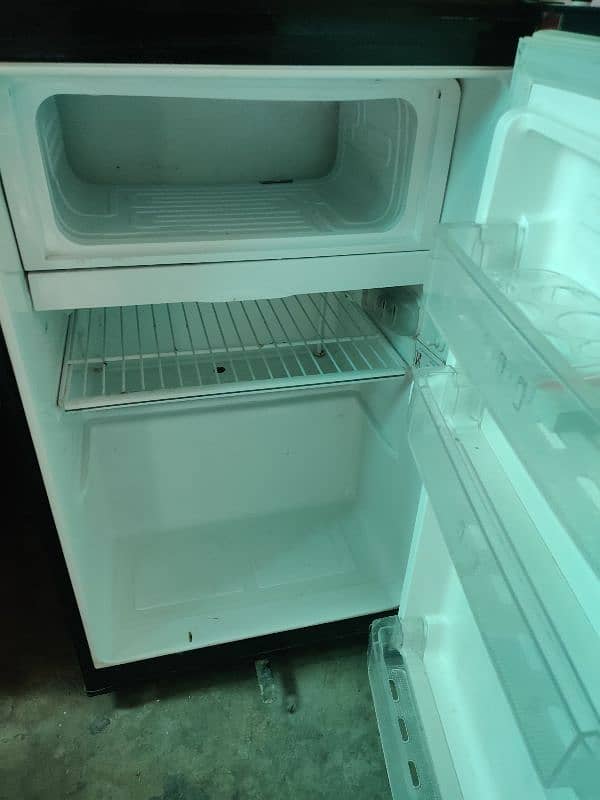 PEL Refrigerator 0