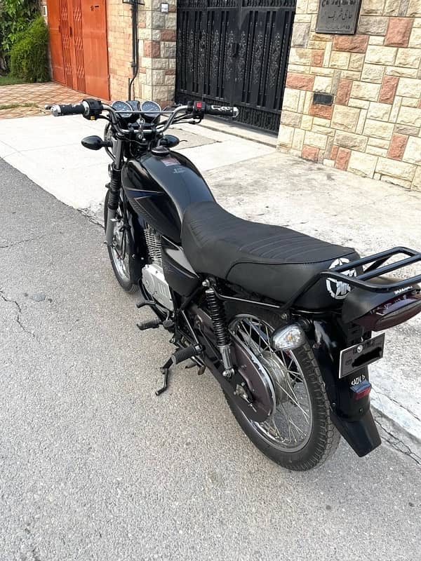 Suzuki GS 150 1