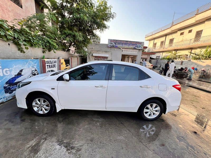 Toyota Altis Grande 2014 4